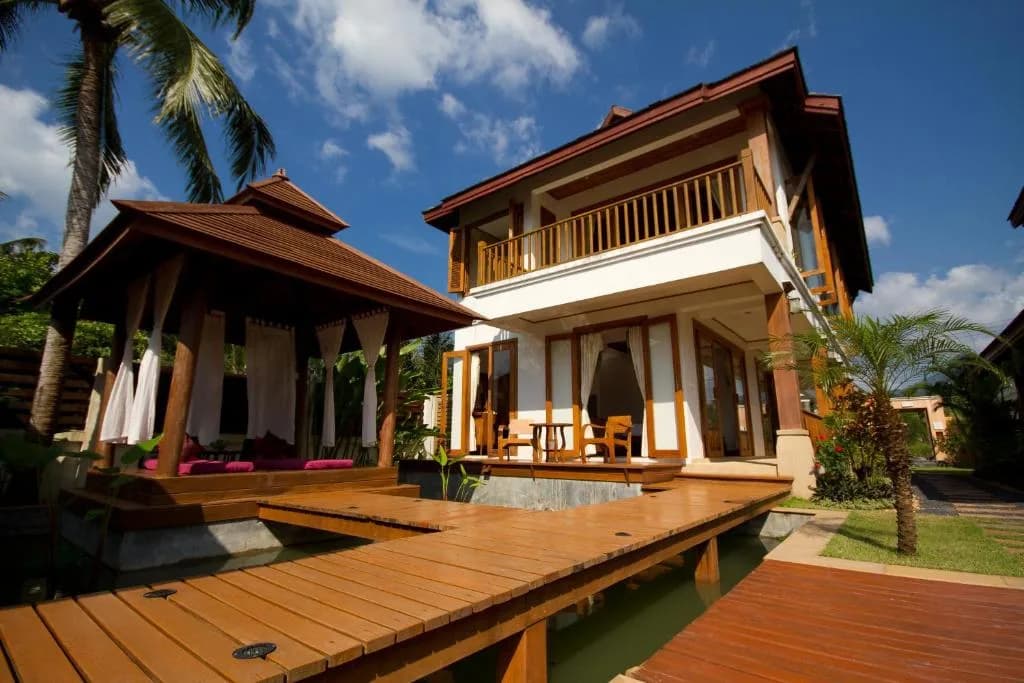 beachfront villa with 5 en-suite bedrooms, pool, jacuzzi & sala in Lipa Noi-VIL0079 — vue 1
