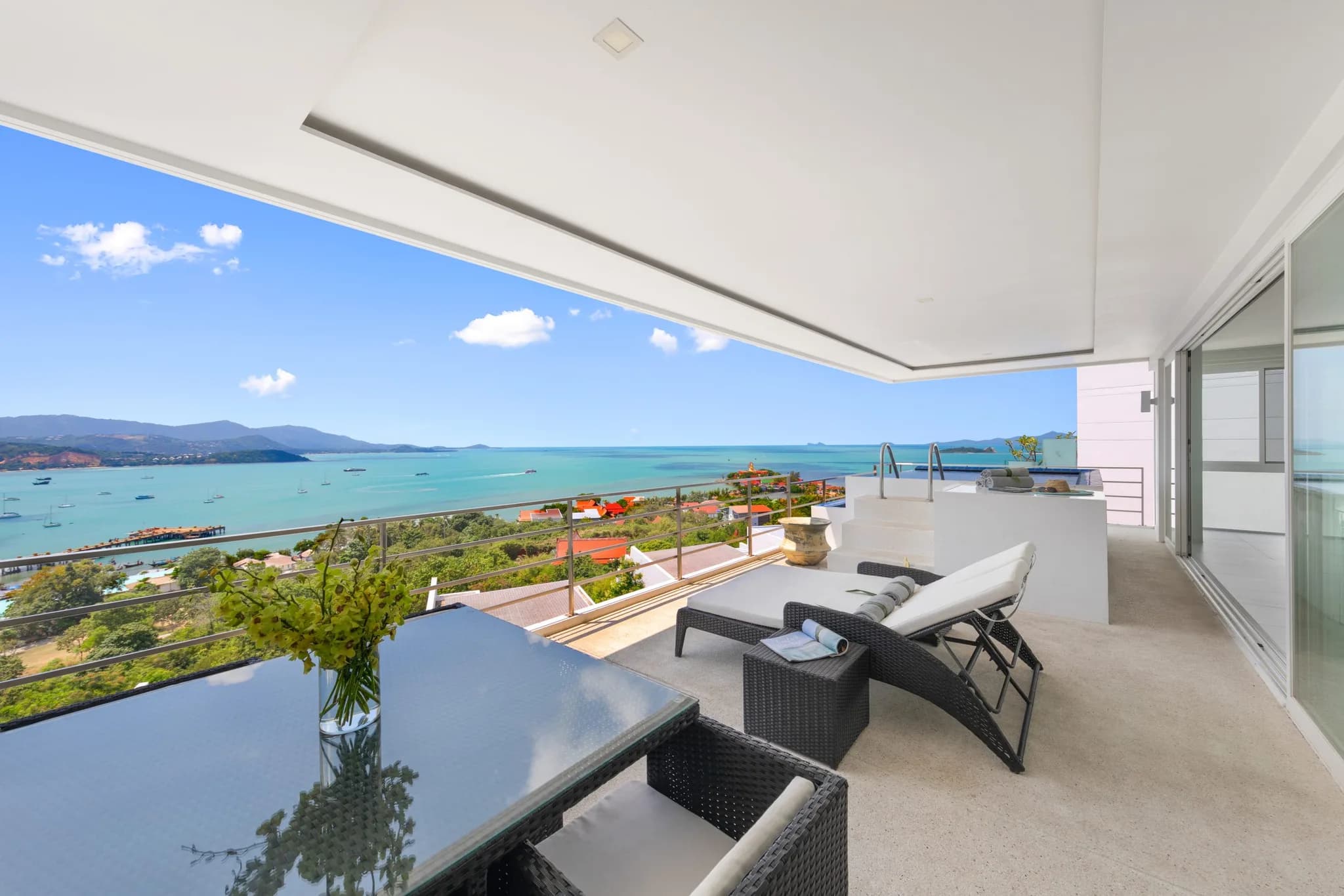 Modern 3 bedroom penthouse with stunning sea & sunset views in Bang Rak-VIL0098 — vue 1