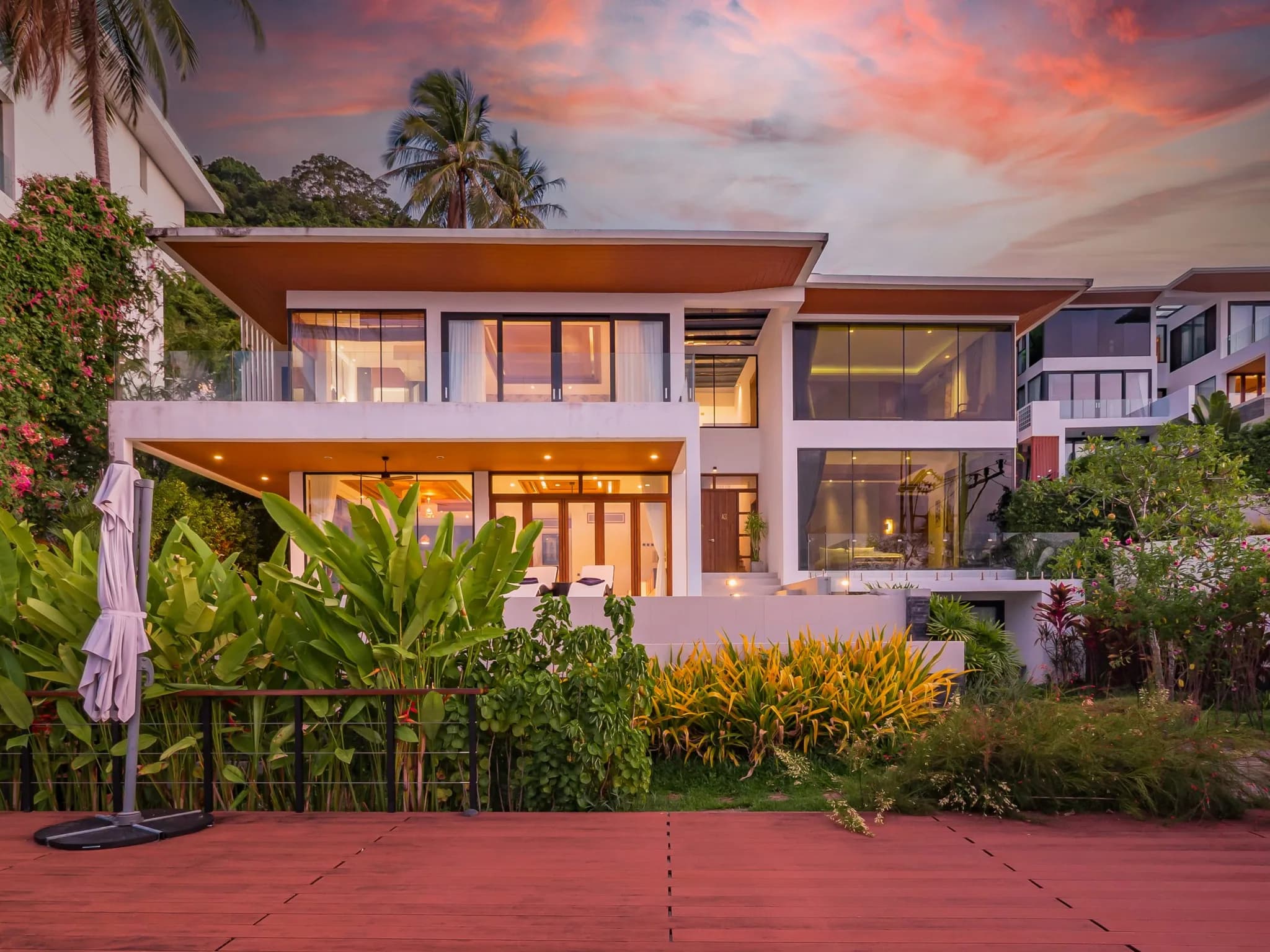 New dazzling 4 bedroom villa with a private pool and 180 degree sea views in Bang Po-VIL0145 — vue 1