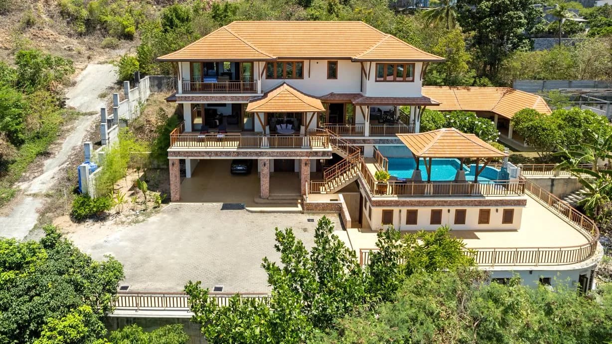 Huge 5 bedroom villa with a pool and a large plot for sale in Plai Laem – VIL0348 — vue 1