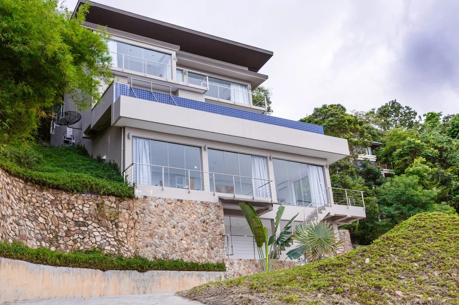 4 bedroom sea view villa with an option of large plot purchase – VIL0367 — vue 1