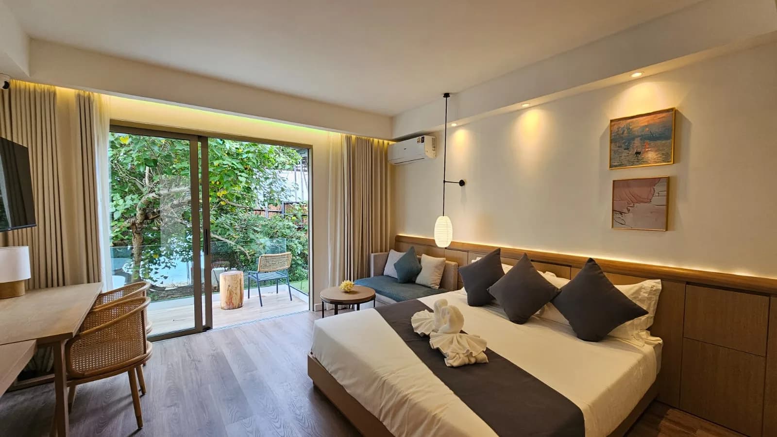 One and two bedroom apartments in a beachfront condominium in Bangrak – VIL0646 — thumbnail 2