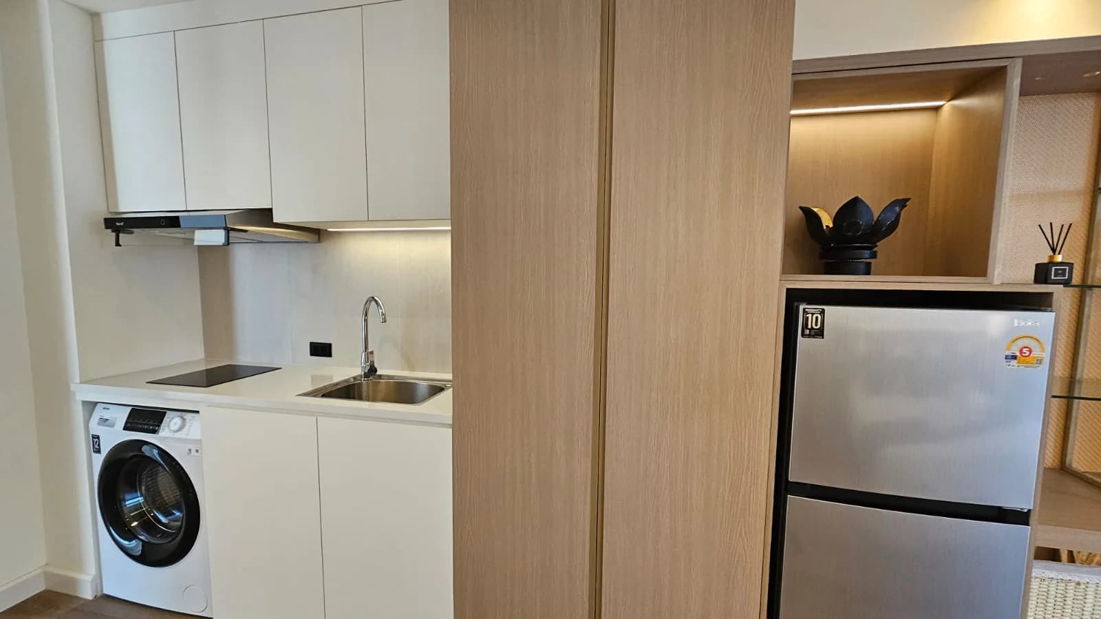 One and two bedroom apartments in a beachfront condominium in Bangrak – VIL0646 — thumbnail 5