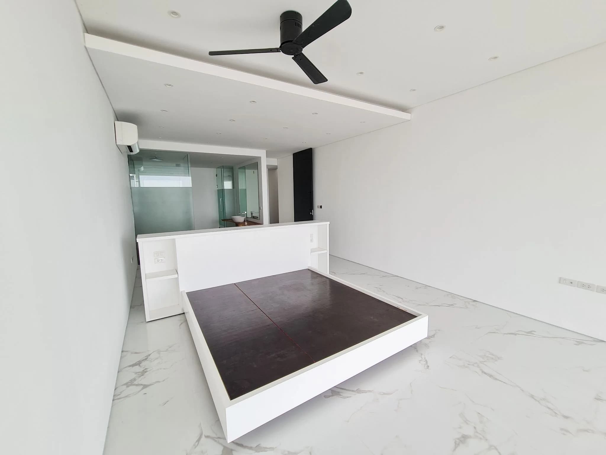 Newly built 3 bedroom pool villa with amazing sea view for sale in Chaweng-VIL0093 — vue 1