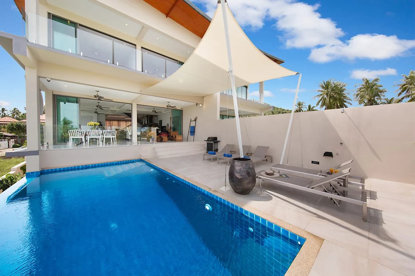 3 bedroom sea view villa with pool, big garden and 108 sqm apartment in convenient location of Bangrak-VIL0130 — vue 1