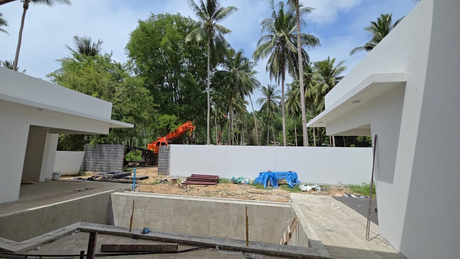 Almost completed 3 bedroom private pool villa in Lamai – VIL0200 — vue 1