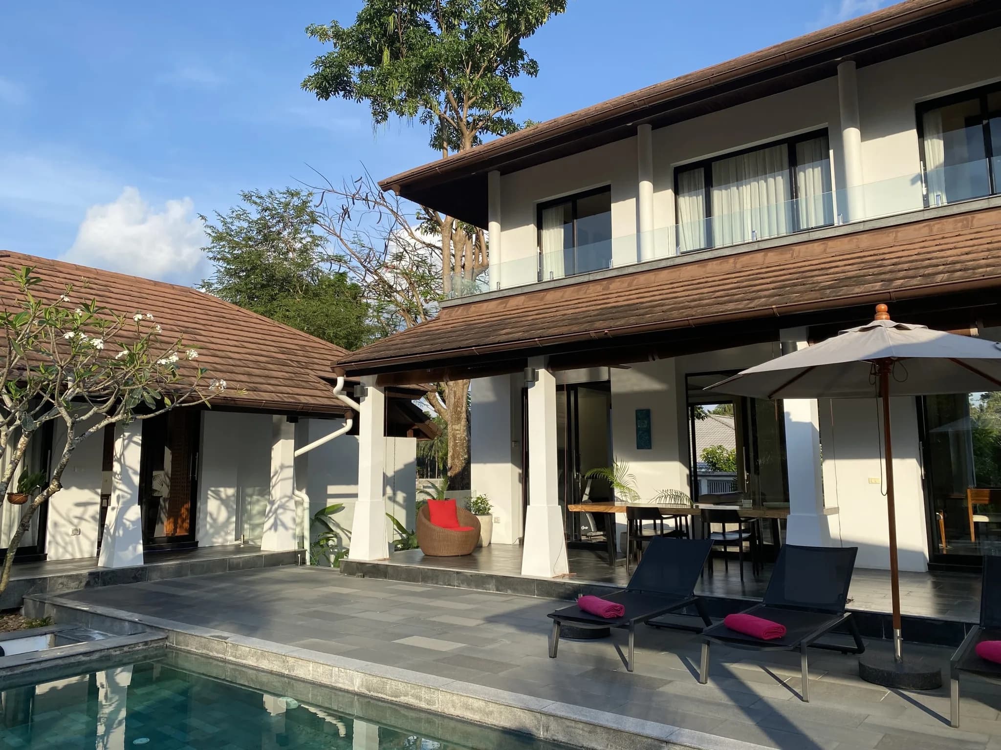 Splendid 3 bedroom private pool villa on a large plot in Maenam – VIL0248 — vue 1