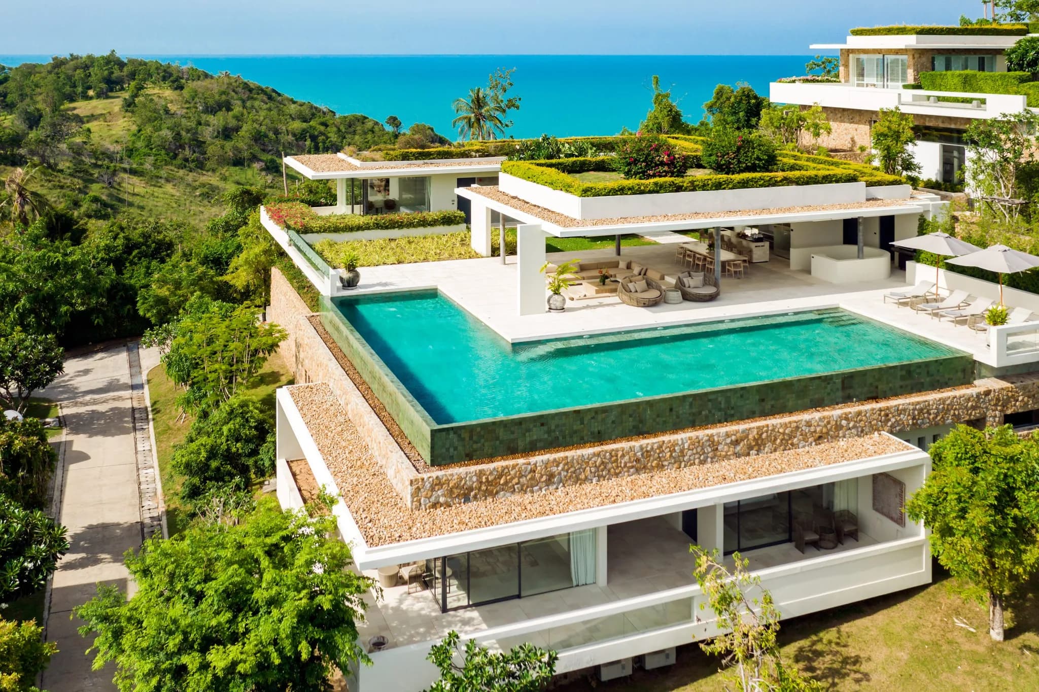 Sumptuous 4 bedroom villa in a luxury estate in Choeng Mon – VIL0341 — vue 1