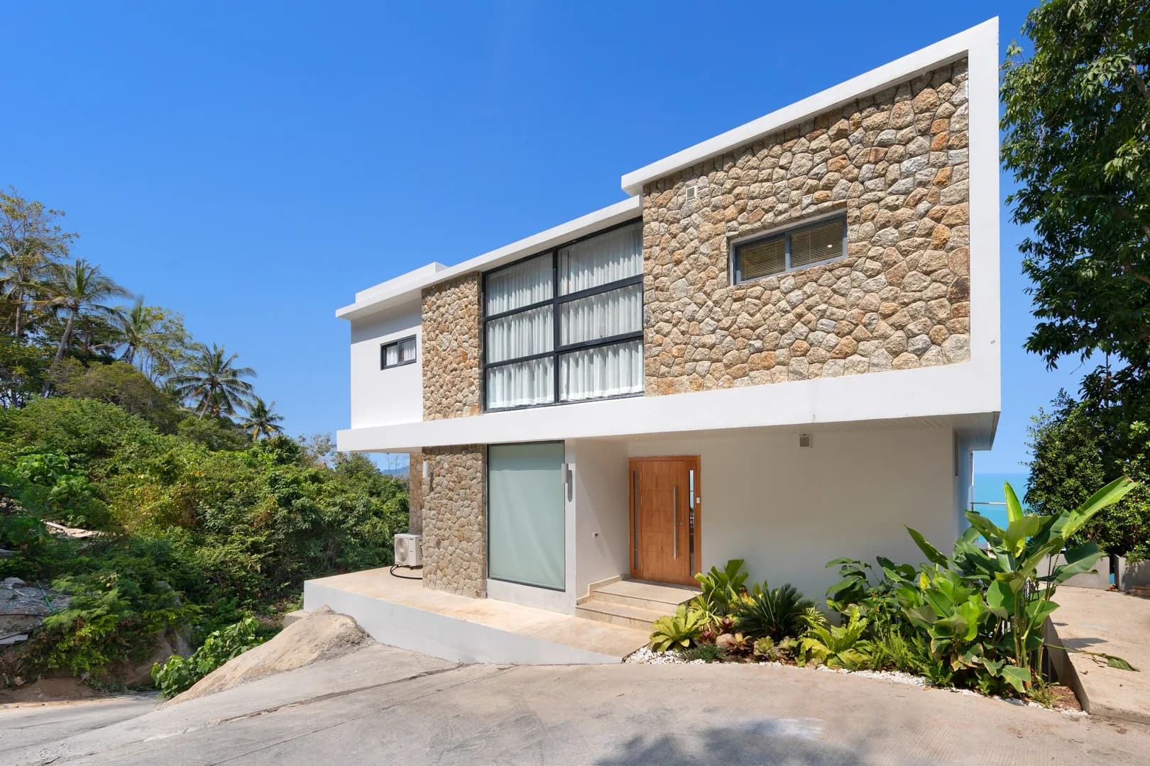 Modern 5 bedroom villa with wow sea views in the secured residence in Chaweng Noi – VIL0368 — vue 1