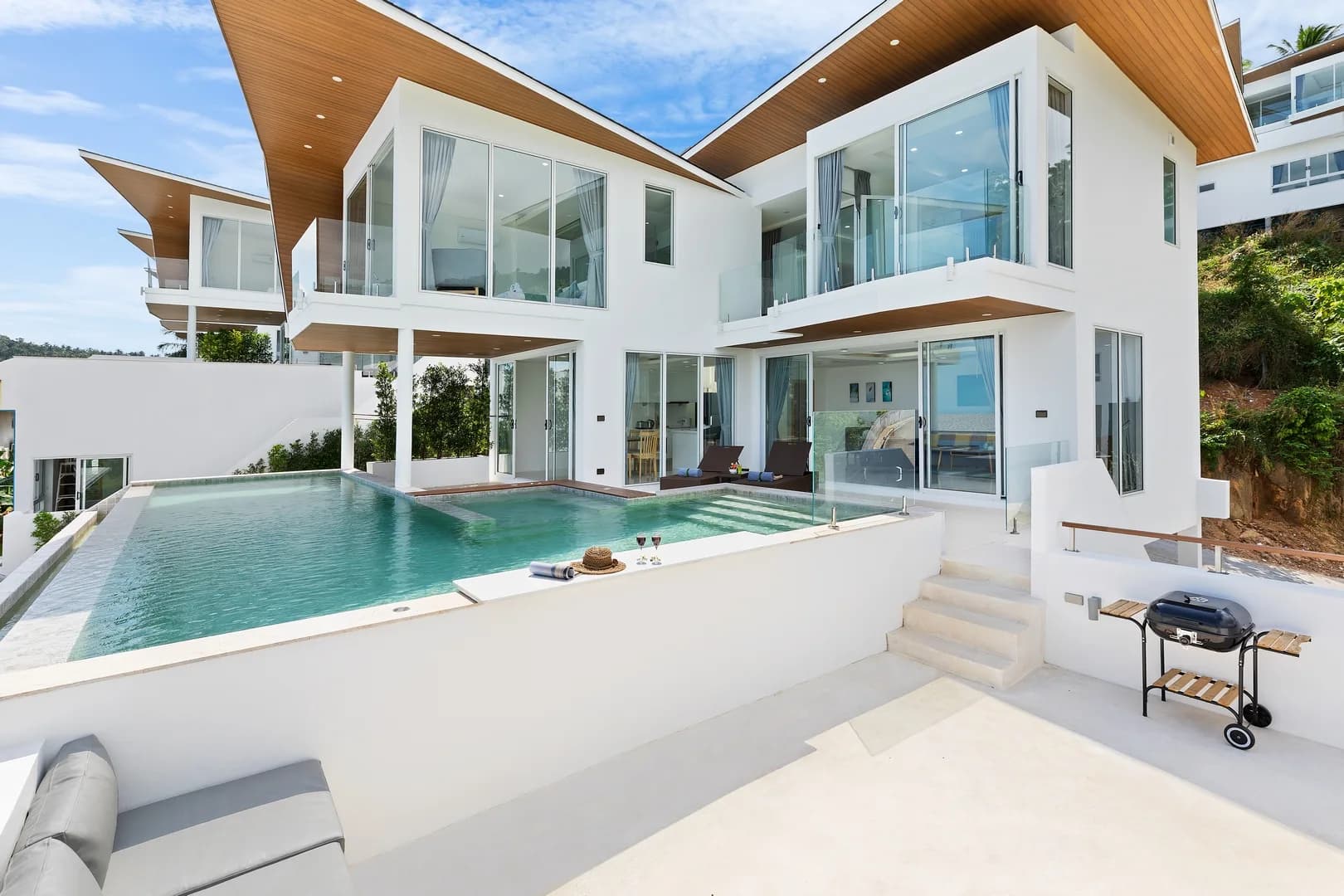 4 bedroom sea view villa in the secured residence in Chaweng Noi – VIL0389 — view 1