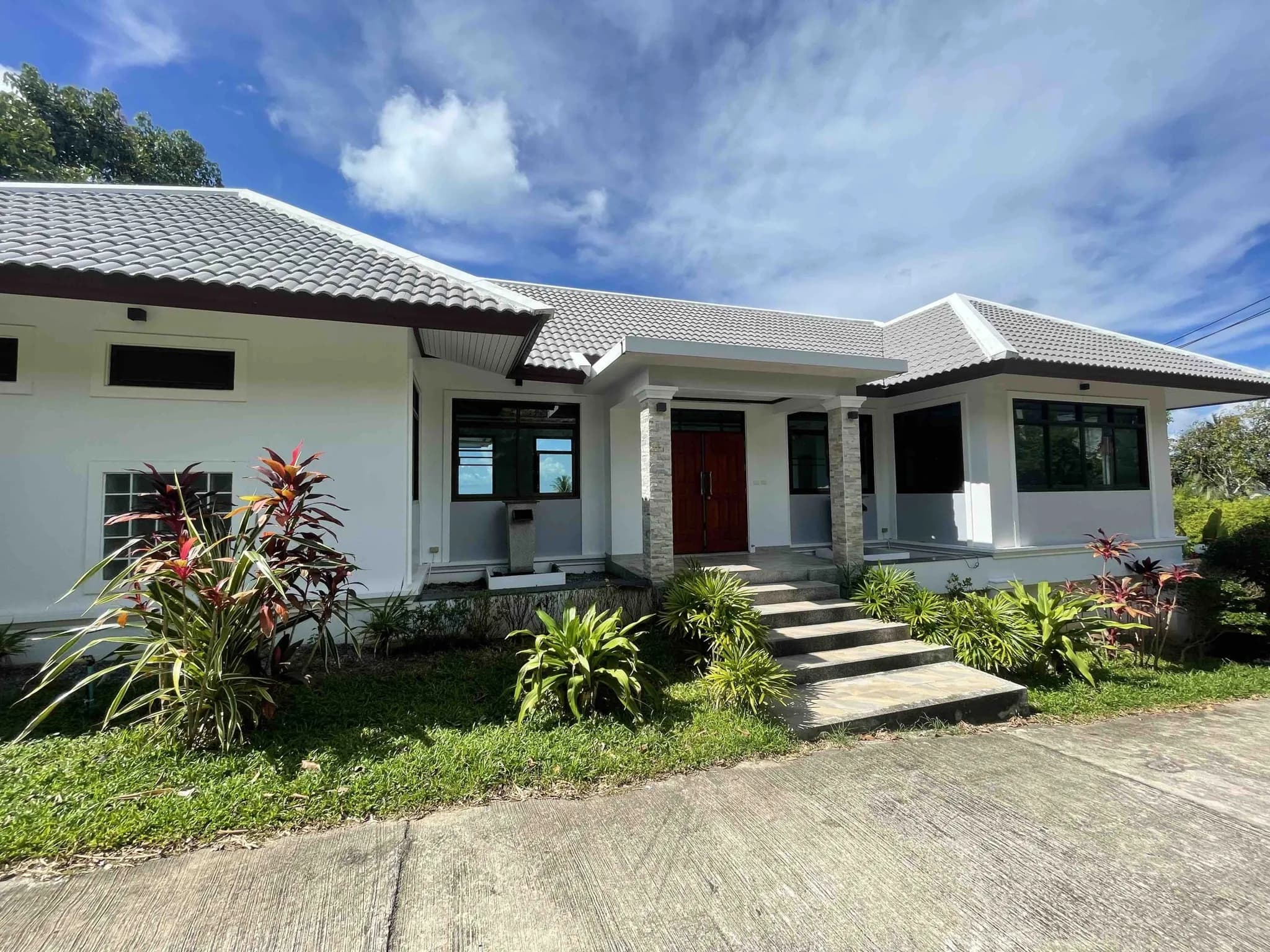Spacious 4 bedroom sea view villa on a large plot in Bangrak – VIl0441 — vue 1