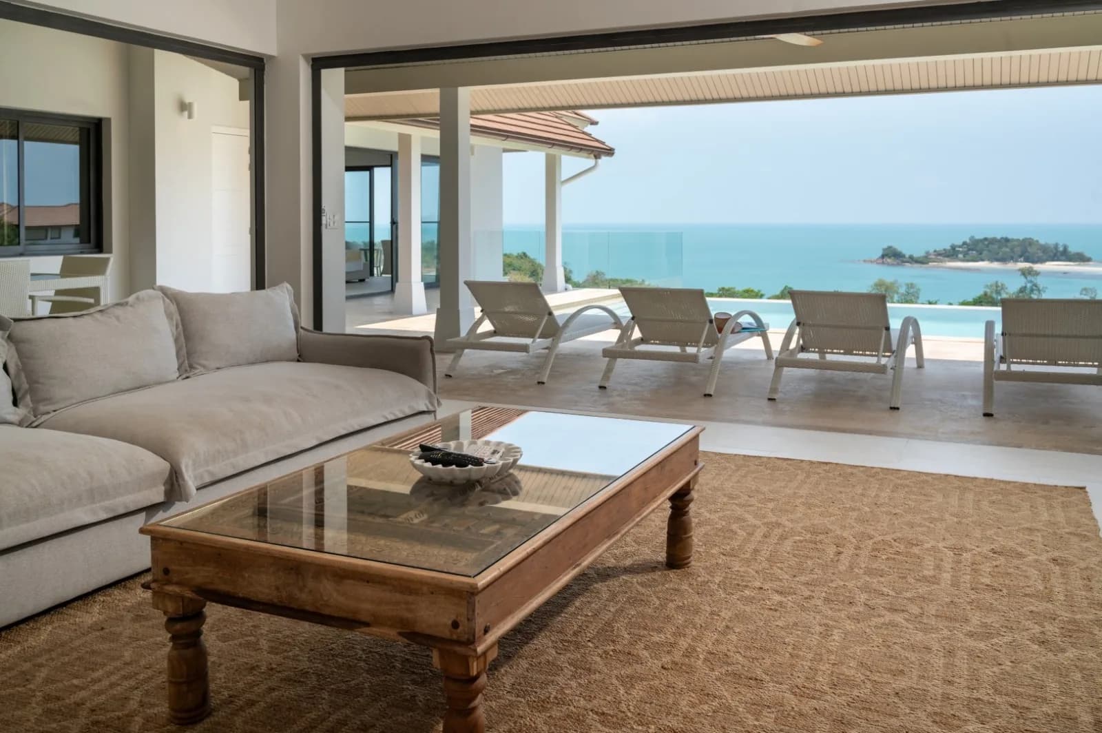 Magnificent 4 bedroom villa in a gated residence walking distance to Choeng Mon beach – VIL0481 — vignette 2