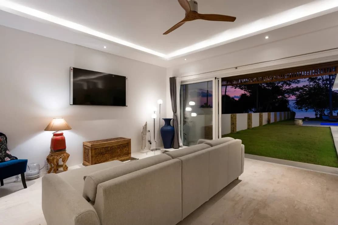 Beachfront villa with a private pool at an affordable price – VIL0519 — vignette 3