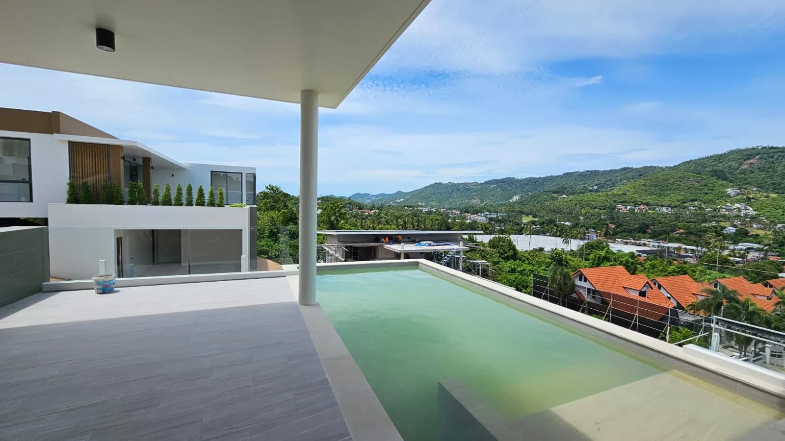 2 Bedroom villa with beautiful hill views in the prime location in Samui – VIL0576 — vue 1