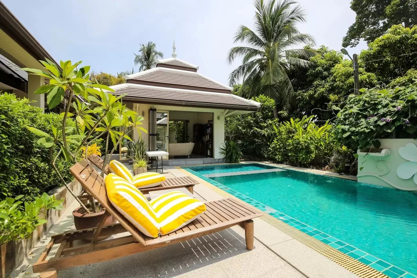 Balinese style 4/5 bedroom villa with a private pool only 100 meters from the beach – VIL0612 — vue 1