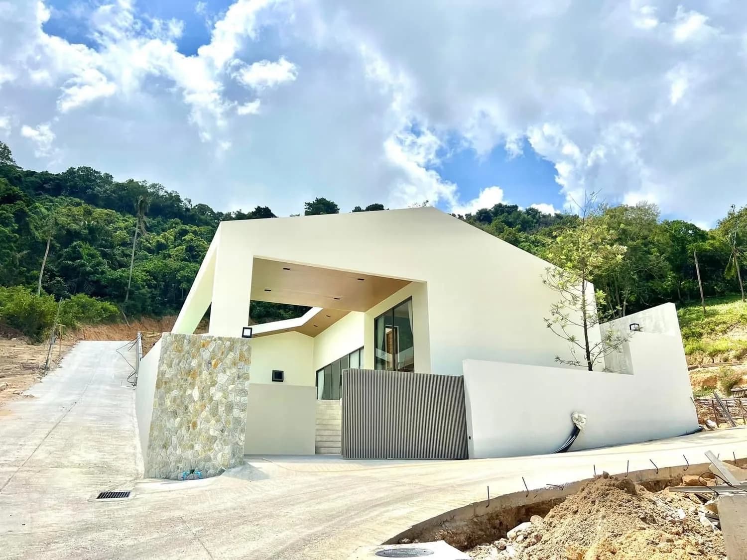Affordable 3 bedroom villas at a different stage of construction in the residence in Maenam – VIL0622 — vue 1