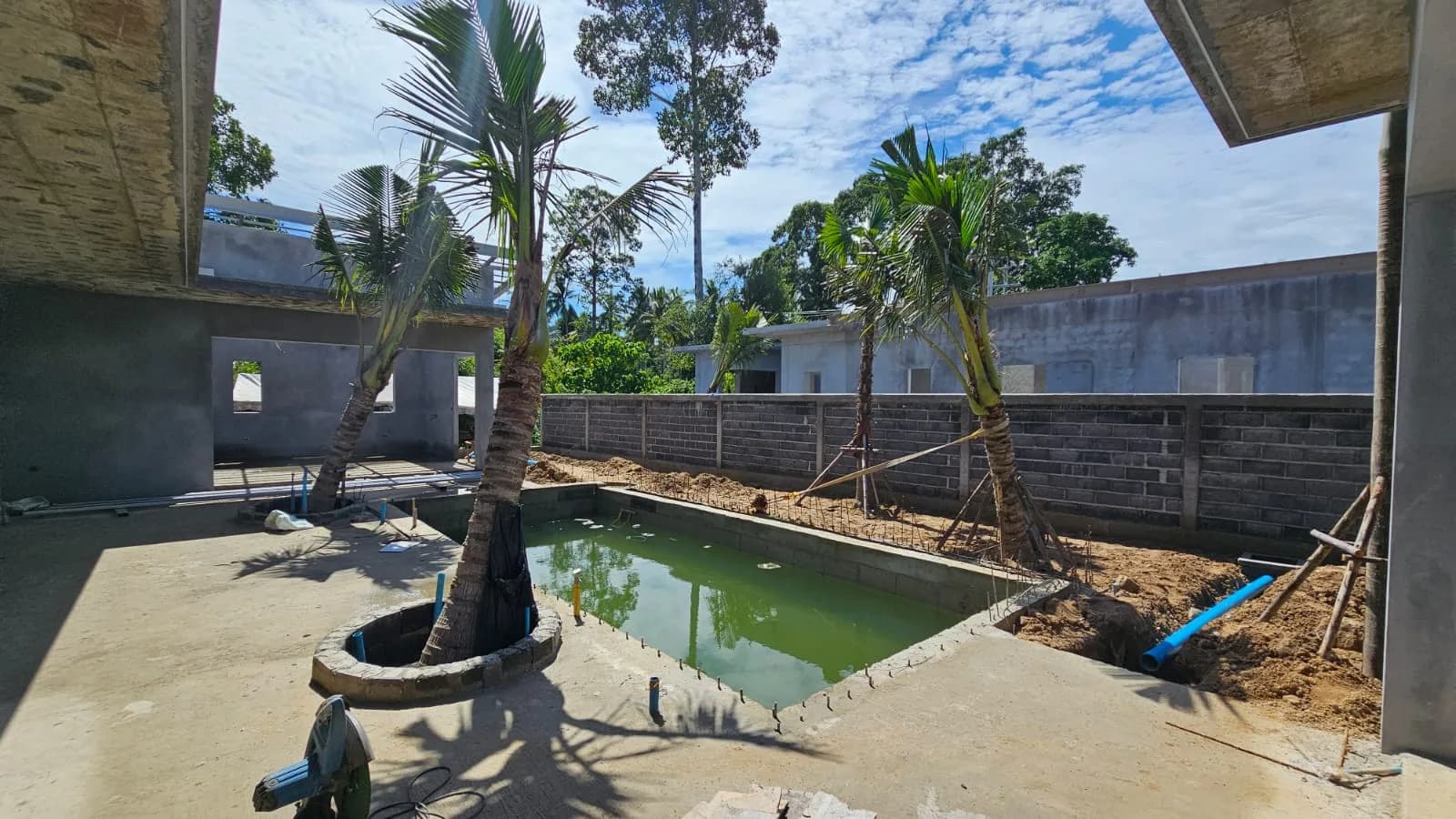 Almost completed 3 bedroom villa with a private pool on a big plot of land in Maenam – VIL0624 — vue 1