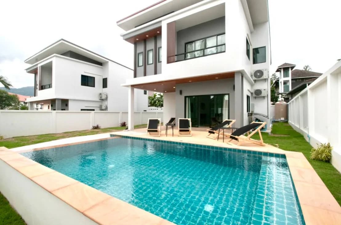 Renovated 4 Bedroom villa with a private and shared pool in Chaweng – VIL0676